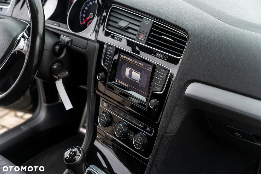 Volkswagen Golf 2.0 TDI BlueMotion Technology Cup - 26