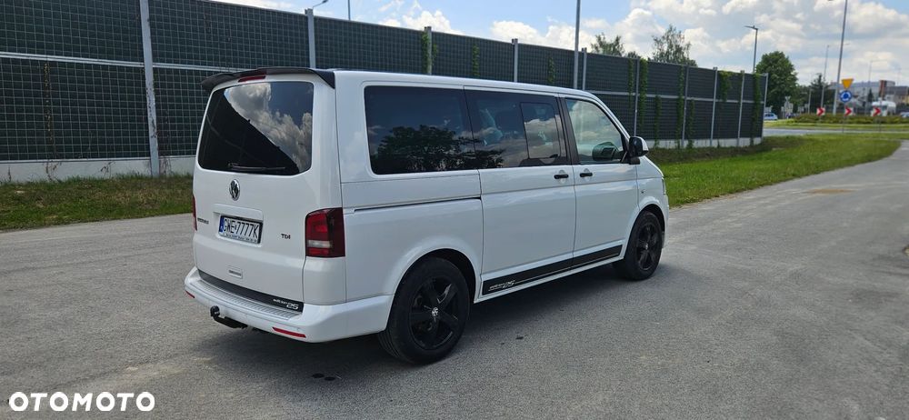 Volkswagen Multivan - 15