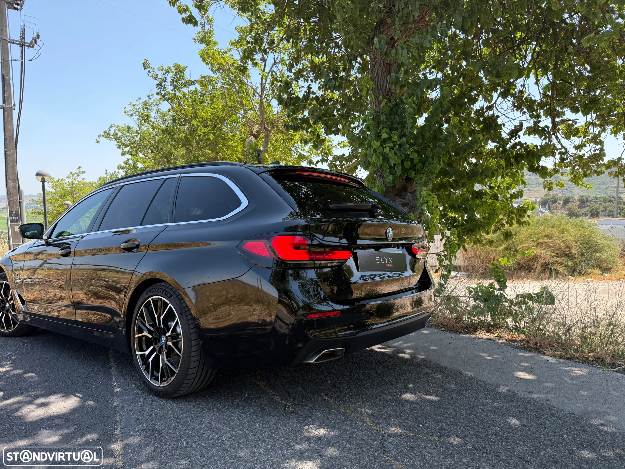 BMW 530 e Pack Desportivo M - 12