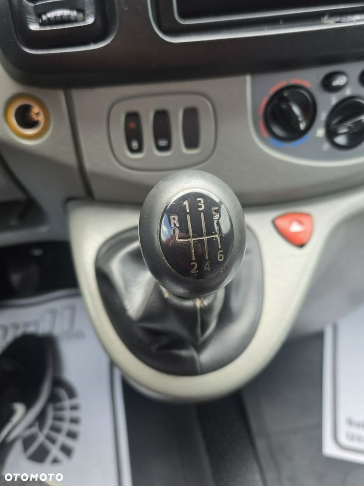Renault Trafic - 22