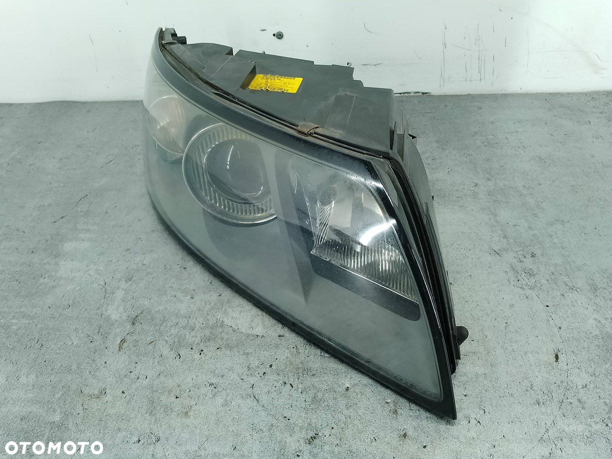 LAMPA PRZÓD PRAWA VOLVO V50 30698886 0301198204 - 5