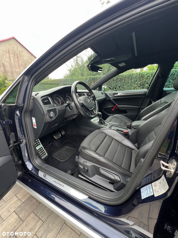 Volkswagen Golf - 26