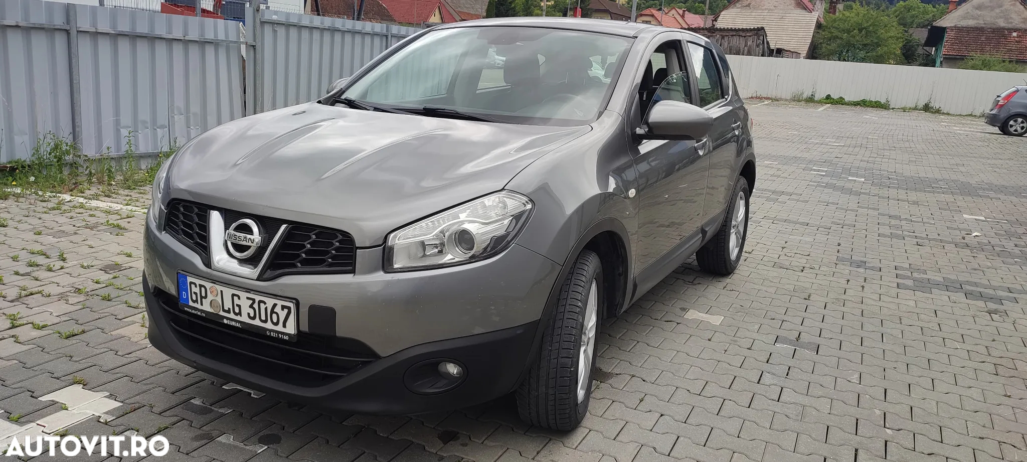 Nissan Qashqai - 2