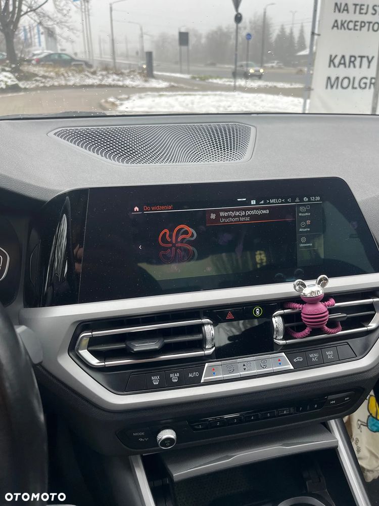 BMW Seria 3 318d - 6