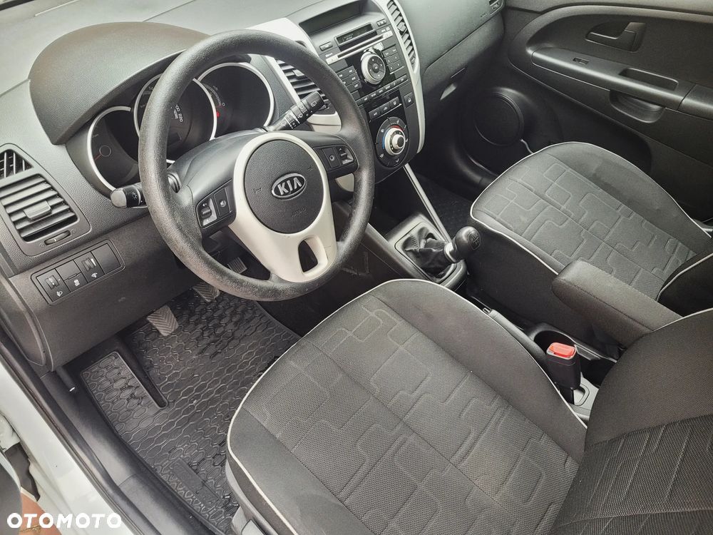Kia Venga 1.4 CVVT Attract - 16
