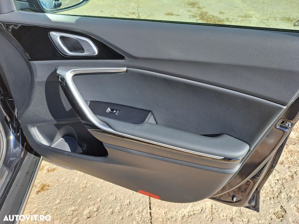 Kia XCeed - 25