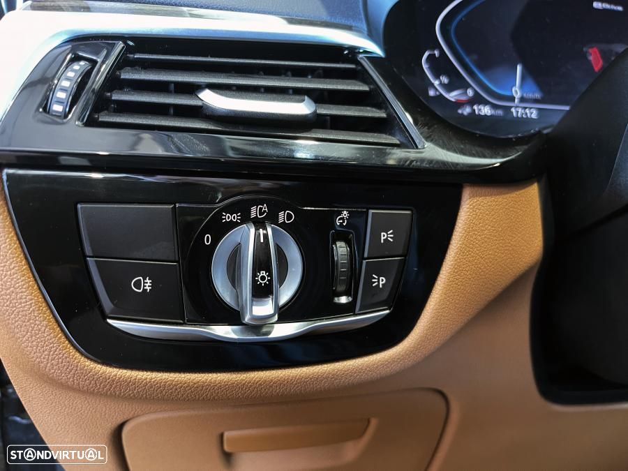 BMW 530 e Line Luxury - 16