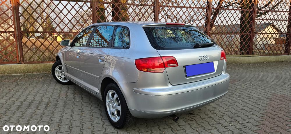Audi A3 Sportback 1.6 Attraction - 4