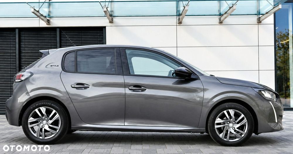 Peugeot 208 - 25