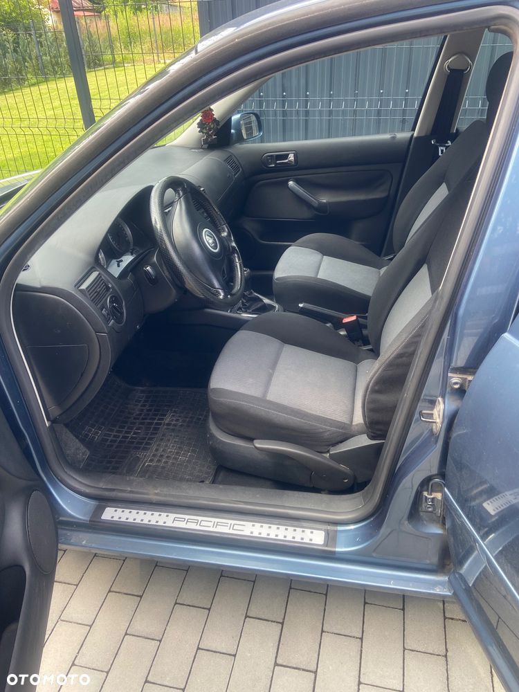 Volkswagen Golf - 8