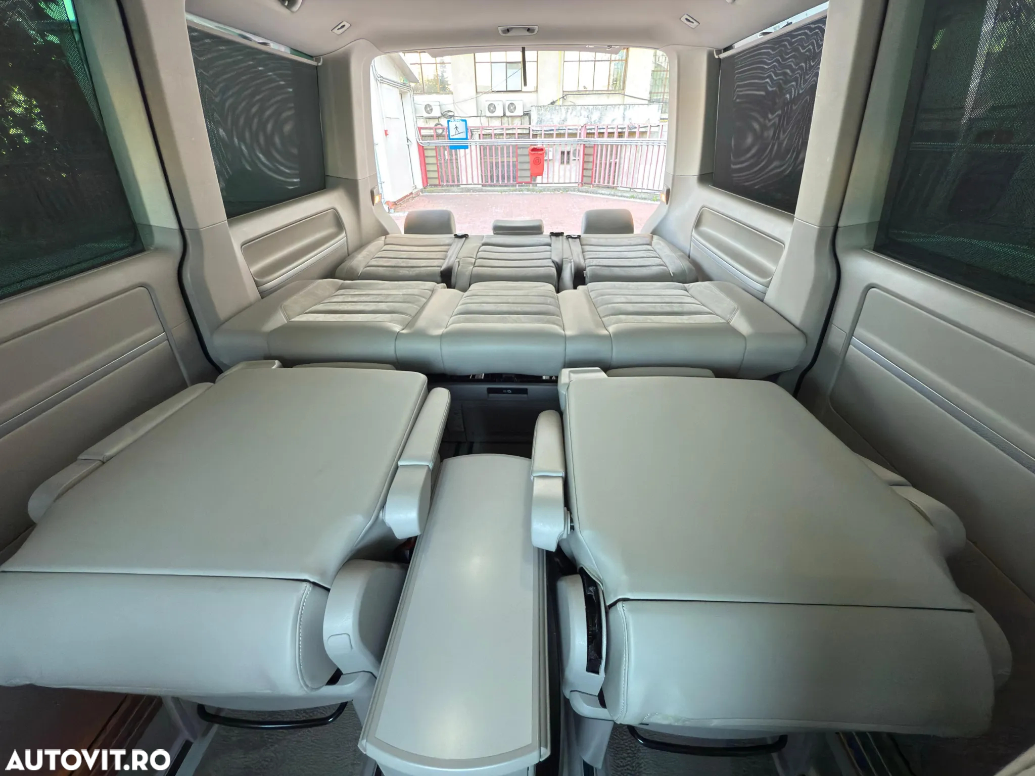 Volkswagen Multivan - 11