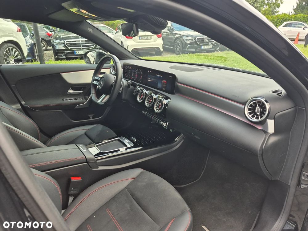 Mercedes-Benz Klasa A 200 AMG Line 7G-DCT - 27