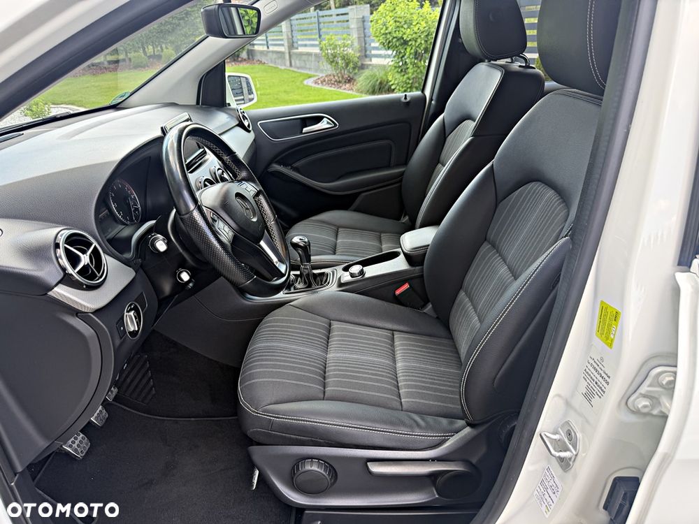 Mercedes-Benz Klasa B 200 BlueEFFICIENCY Edition 1 - 24