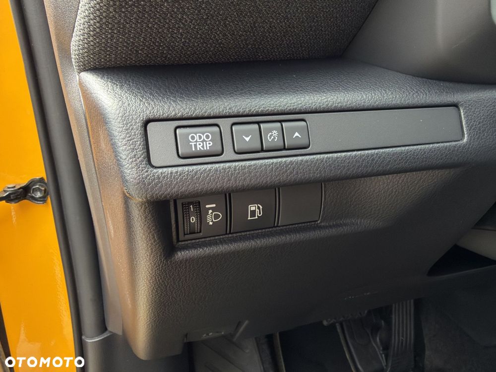 Lexus LBX 1.5 Hybrid - 21