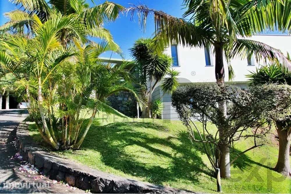 Moradia com arquitectura única no GARAJAU, na Ilha da Madeira - Grande imagem: 4/45