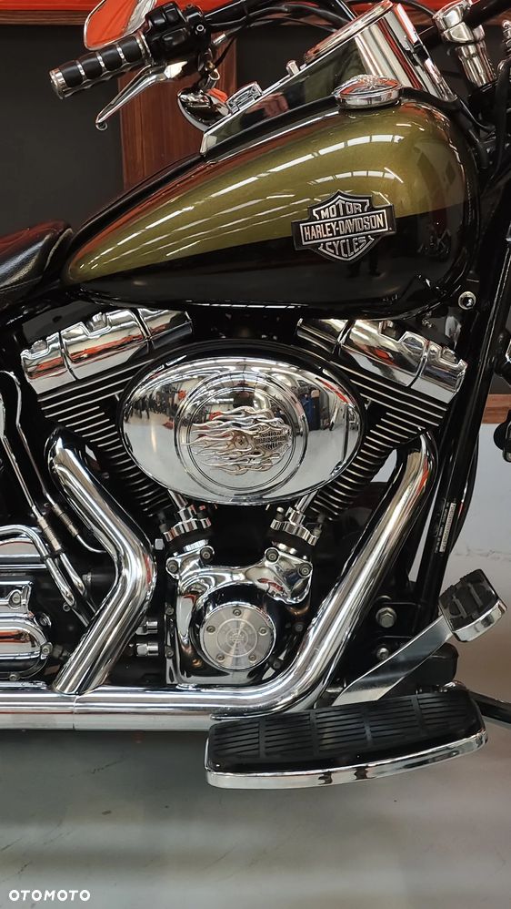 Harley-Davidson Softail Springer Classic - 26