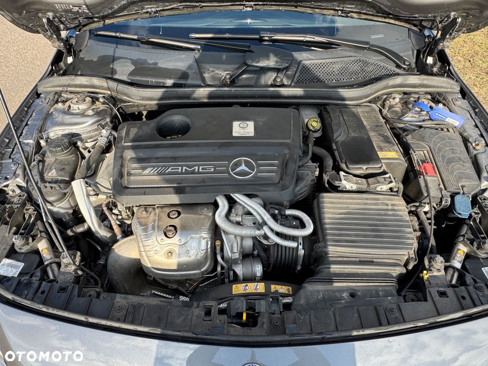 Mercedes-Benz GLA - 14