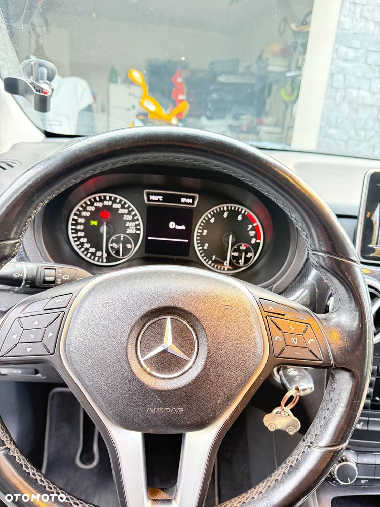 Mercedes-Benz Klasa B 180 - 10