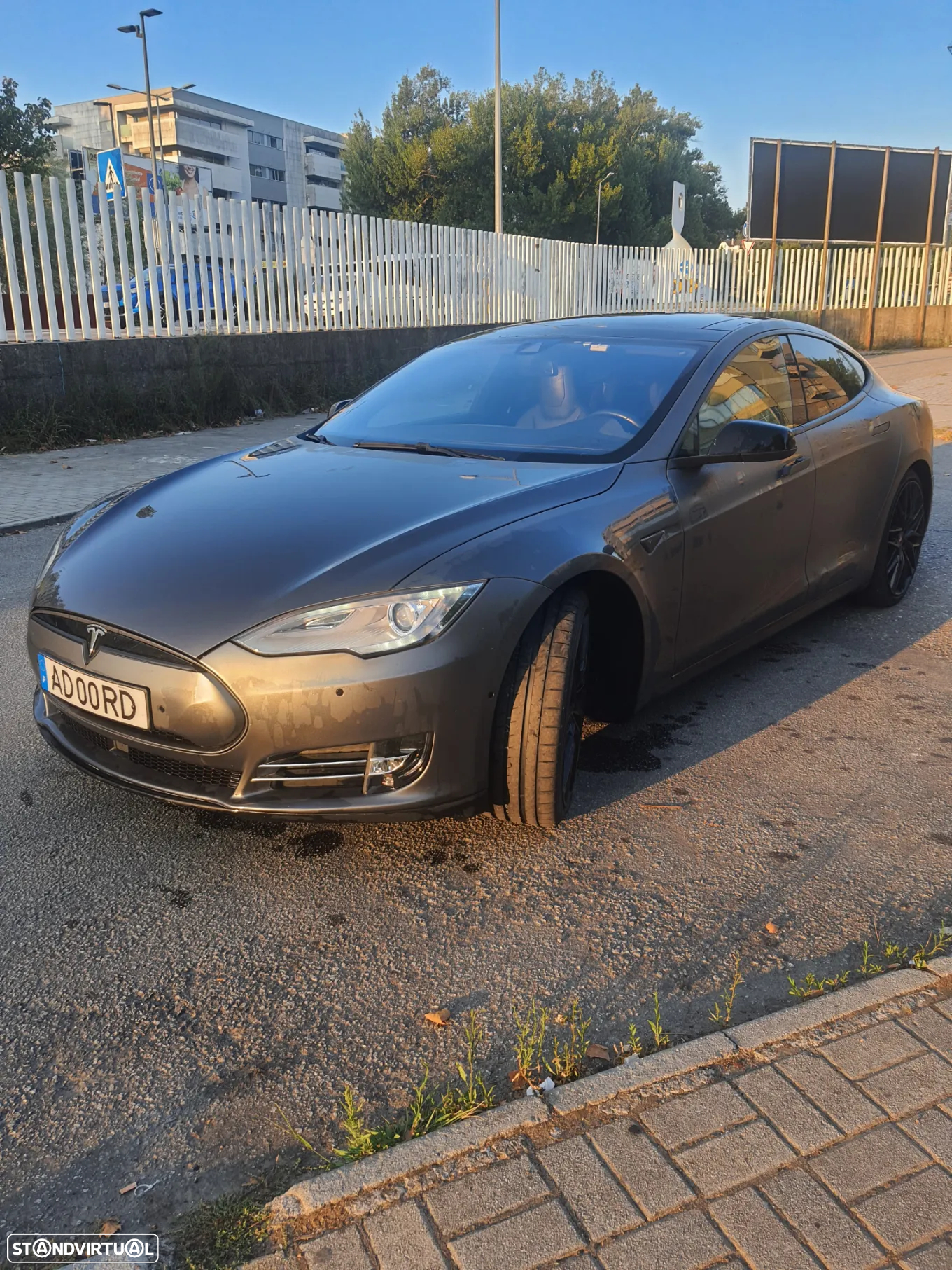 Tesla Model S 85D - 10