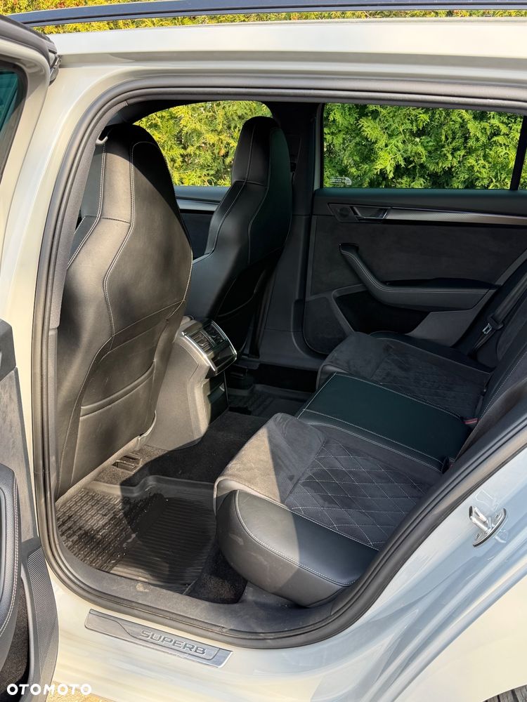 Skoda Superb 2.0 TDI SCR Sportline DSG - 12