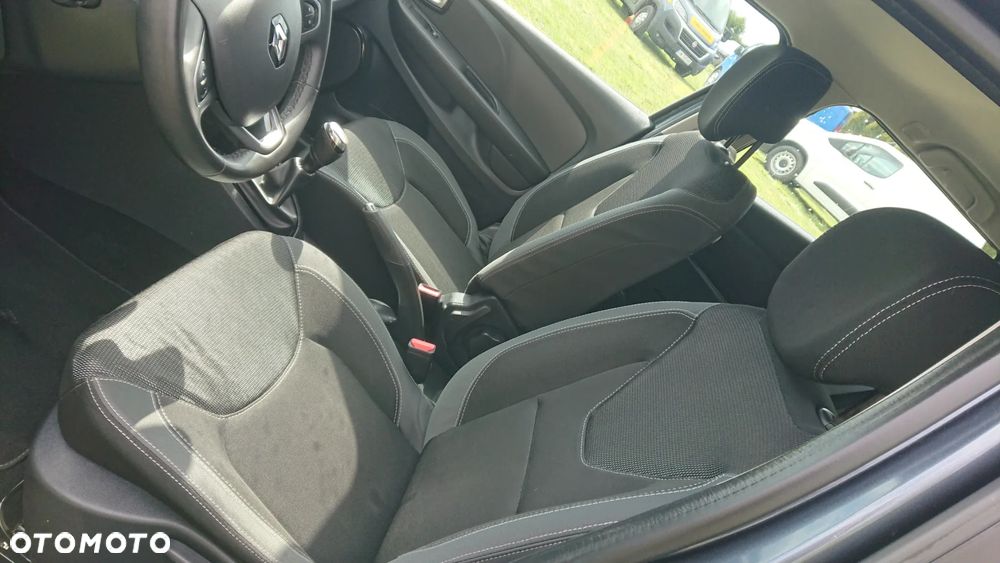 Renault Clio - 10