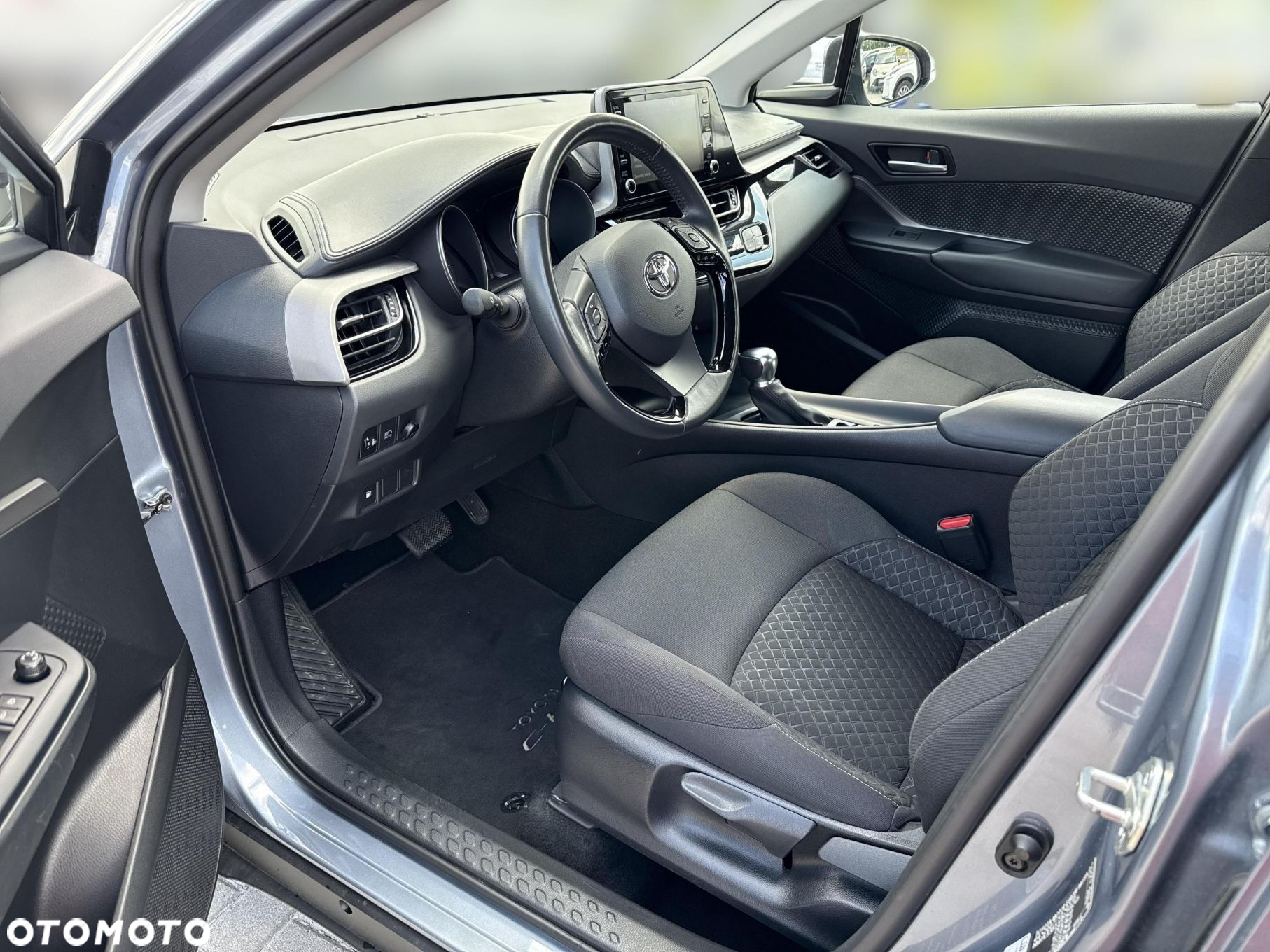Toyota C-HR - 9