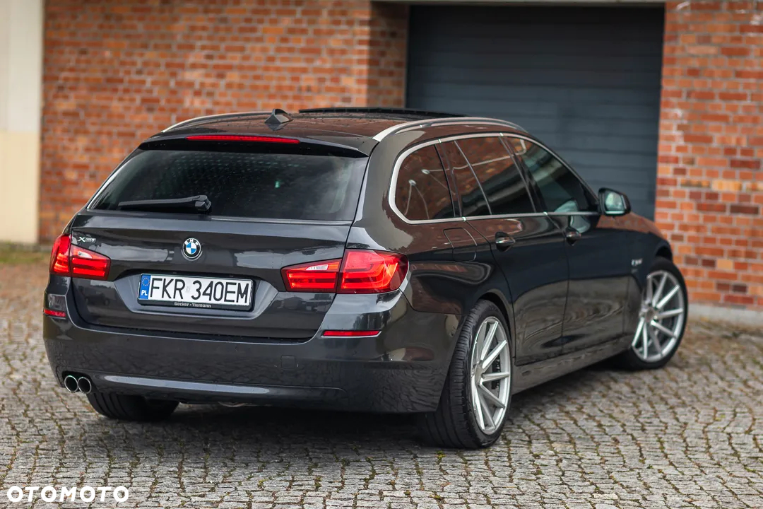 BMW Seria 5 530d xDrive - 10
