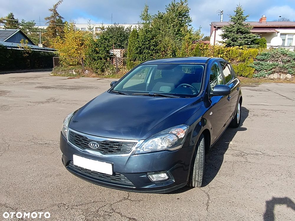 Kia Ceed - 1