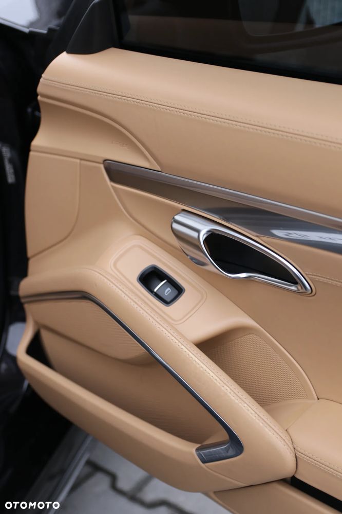 Porsche 911 Carrera 4S PDK - 33