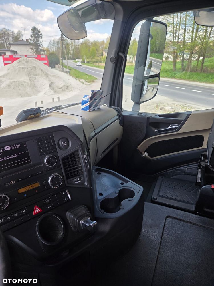 Mercedes-Benz ACTROS - 9