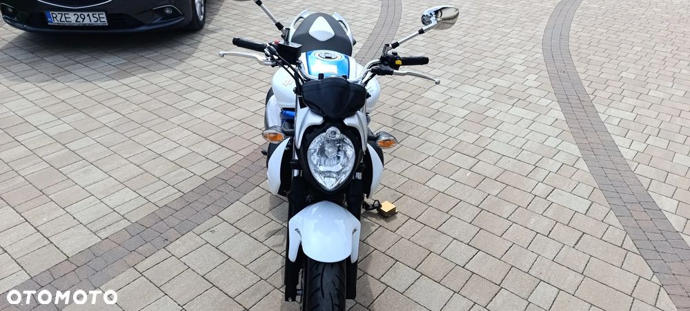 Suzuki Gladius - 7