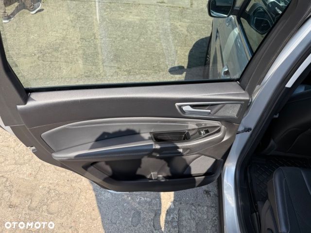 Ford S-Max - 27