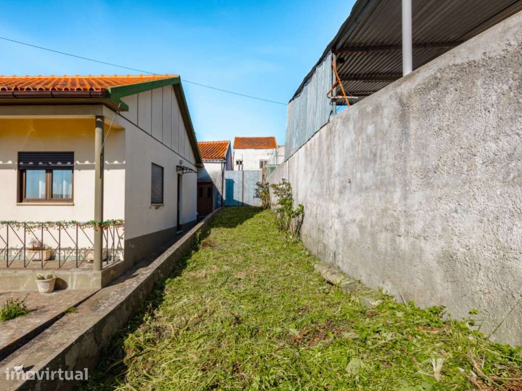 Moradia T3 com espaço exterior, bons acessos e excelente localização. - Grande imagem: 3/28