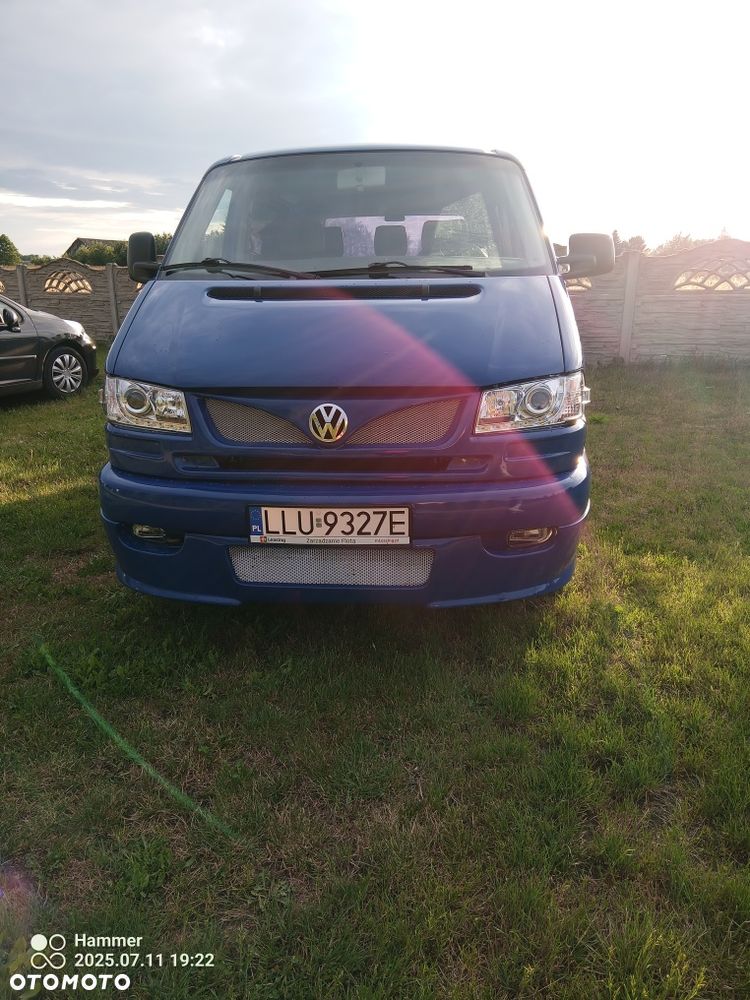 Volkswagen Multivan - 2