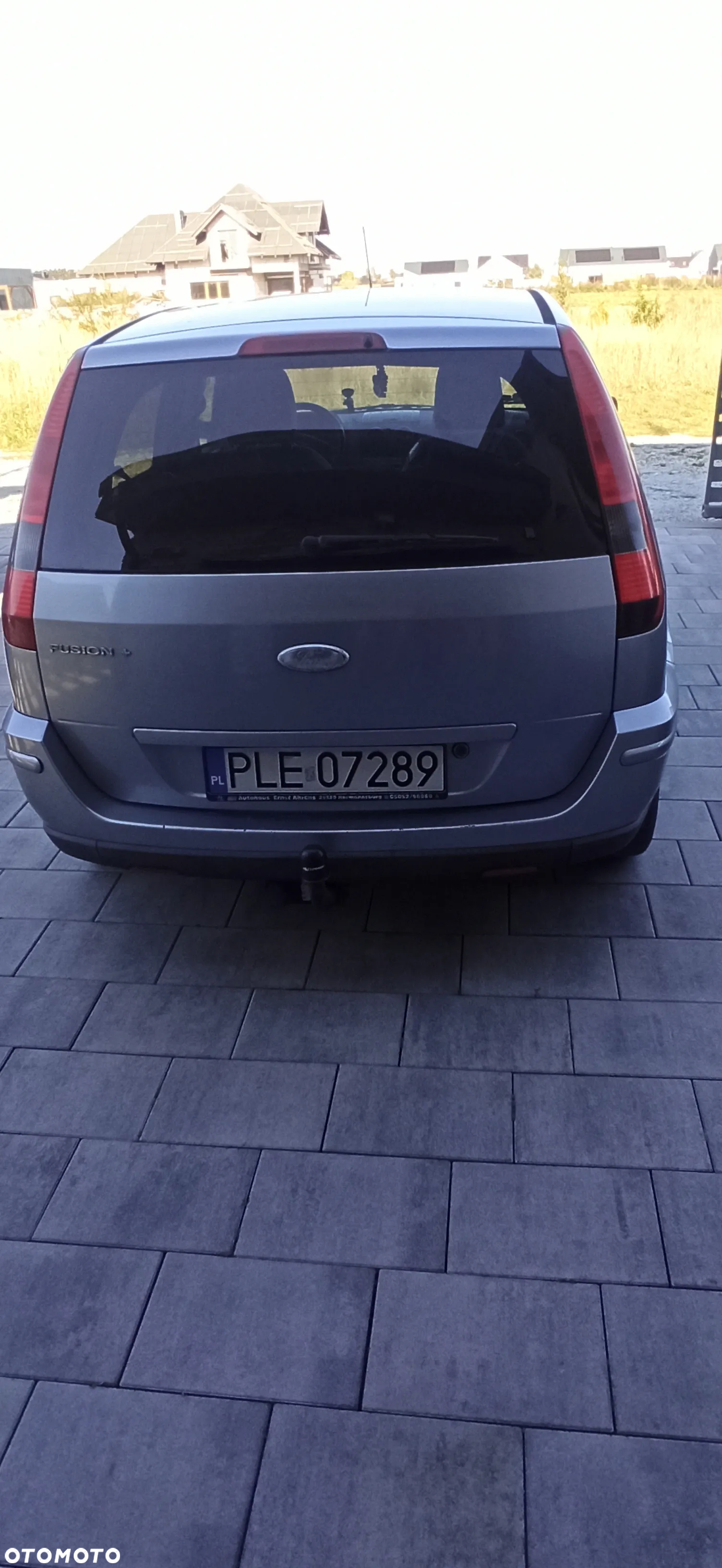 Ford Fusion 1.6 + - 2