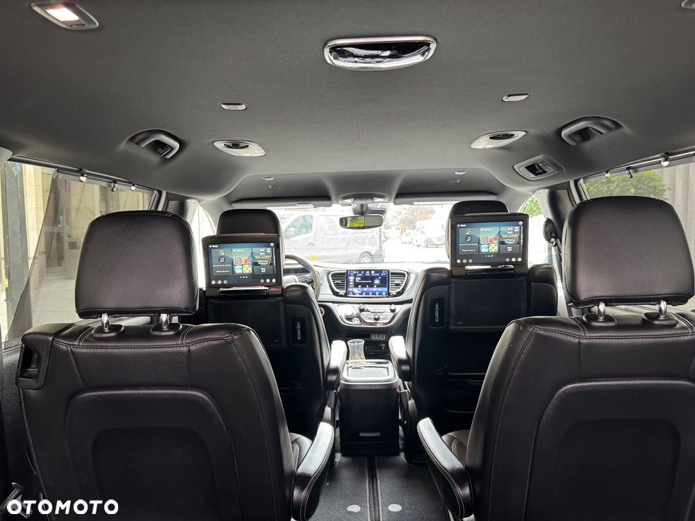 Chrysler Pacifica - 23