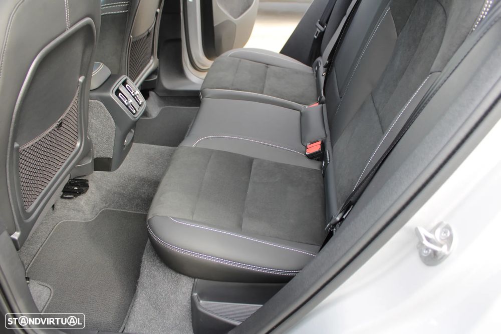 Volvo XC 40 1.5 T2 Plus Dark Auto - 46