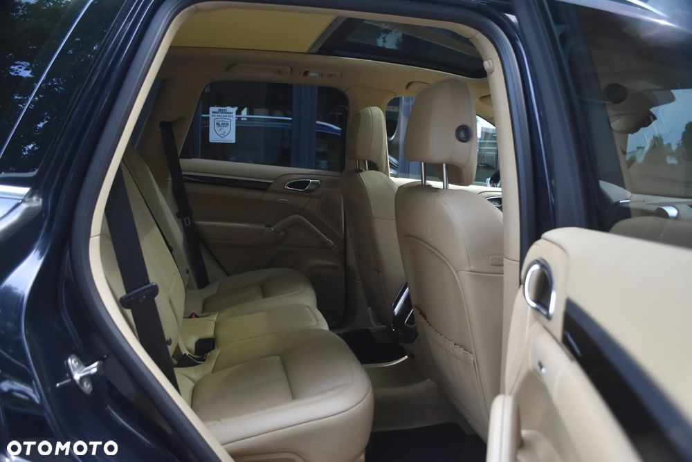 Porsche Cayenne S Diesel Platinum Edition - 11