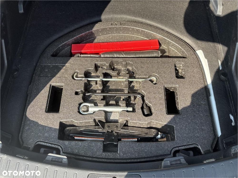 Toyota Corolla 1.8 Hybrid Active - 17