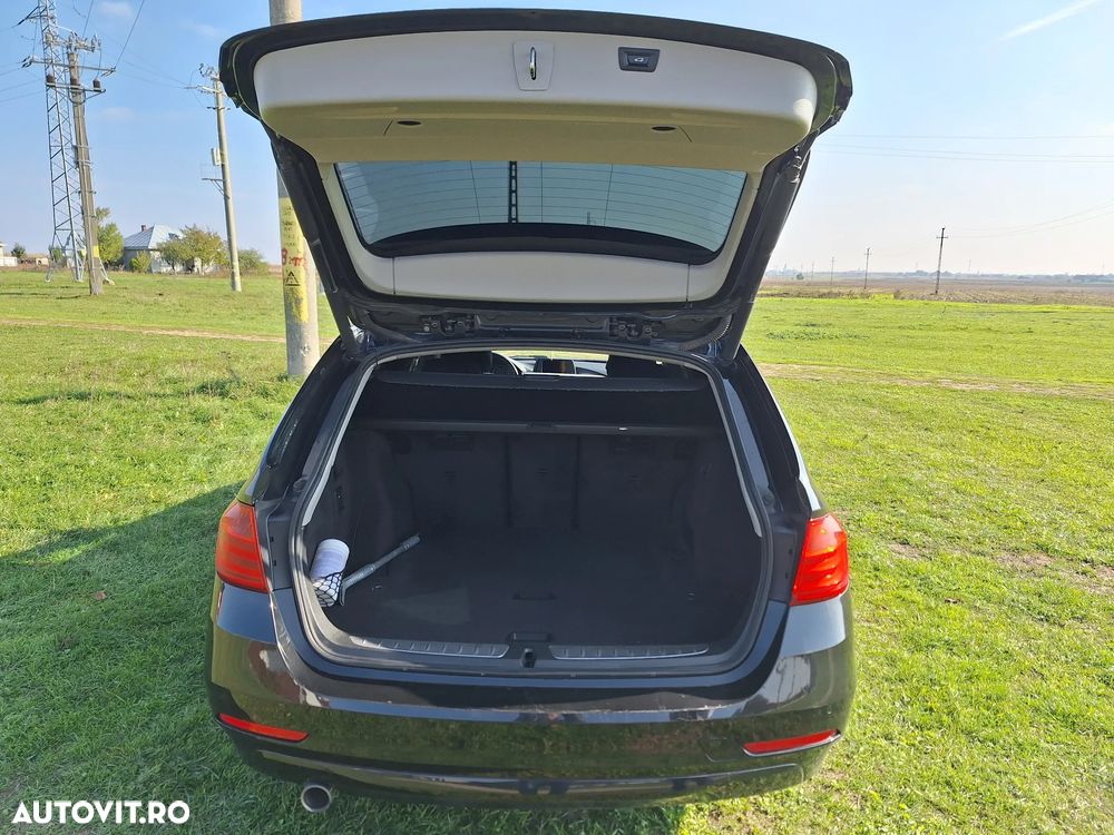 BMW Seria 3 320d Touring xDrive - 10
