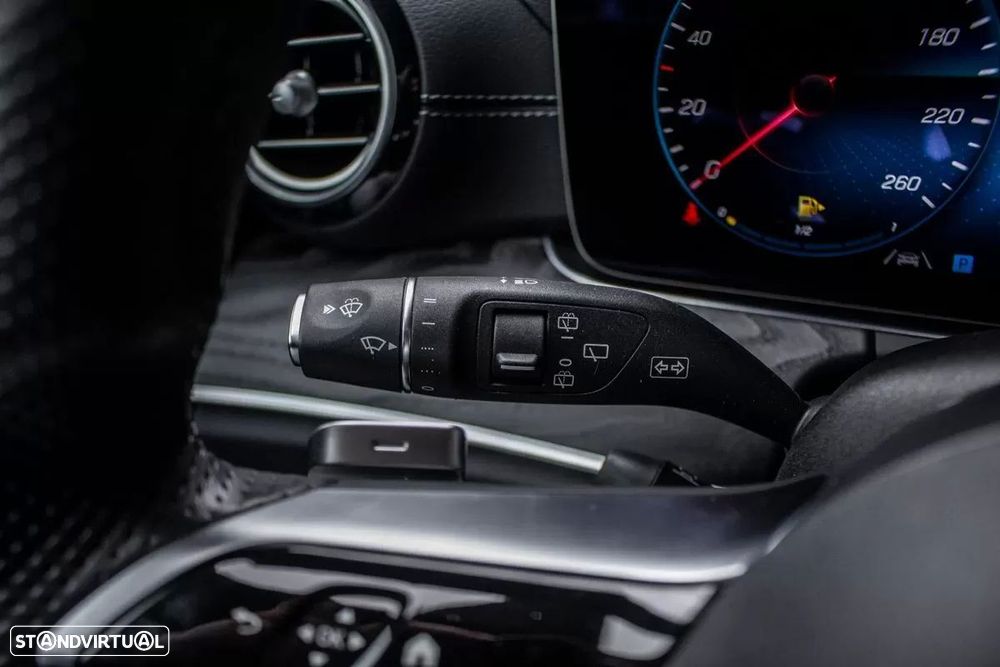 Mercedes-Benz E 300 e AMG Line - 17