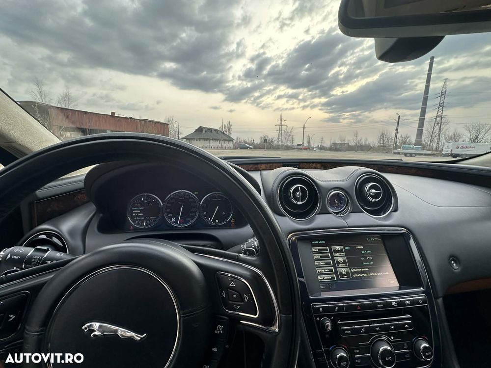 Jaguar XJ 3.0 V6 Luxury Aut SWB - 6