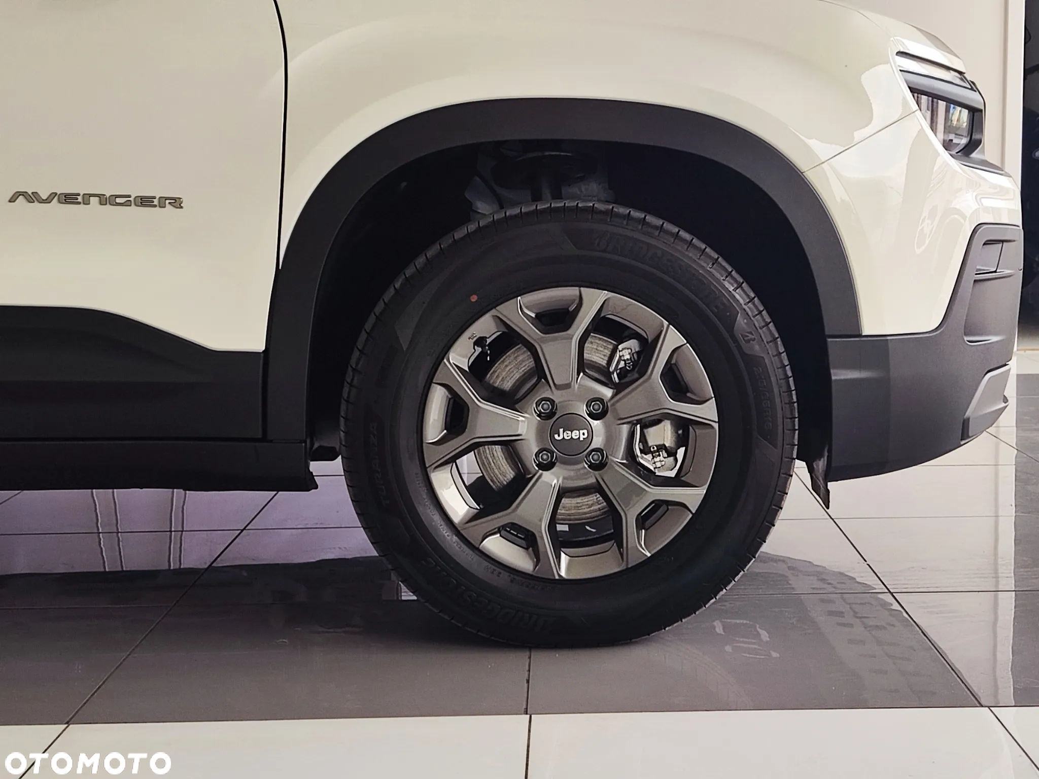 Jeep Avenger 1.2 T3 mHEV Longitude FWD eDCT6 - 6