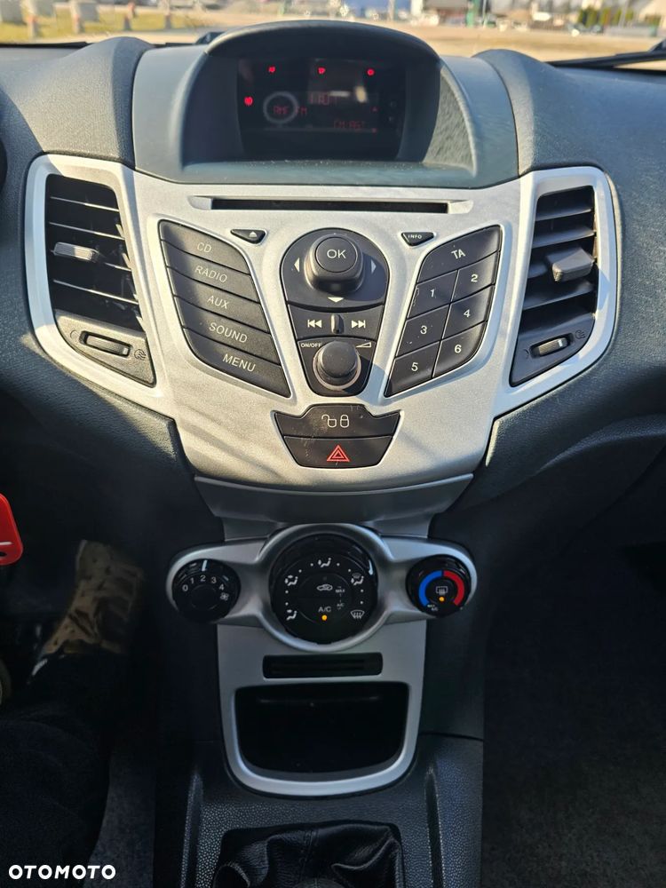 Ford Fiesta 1.4 TDCI Champions Edition - 10