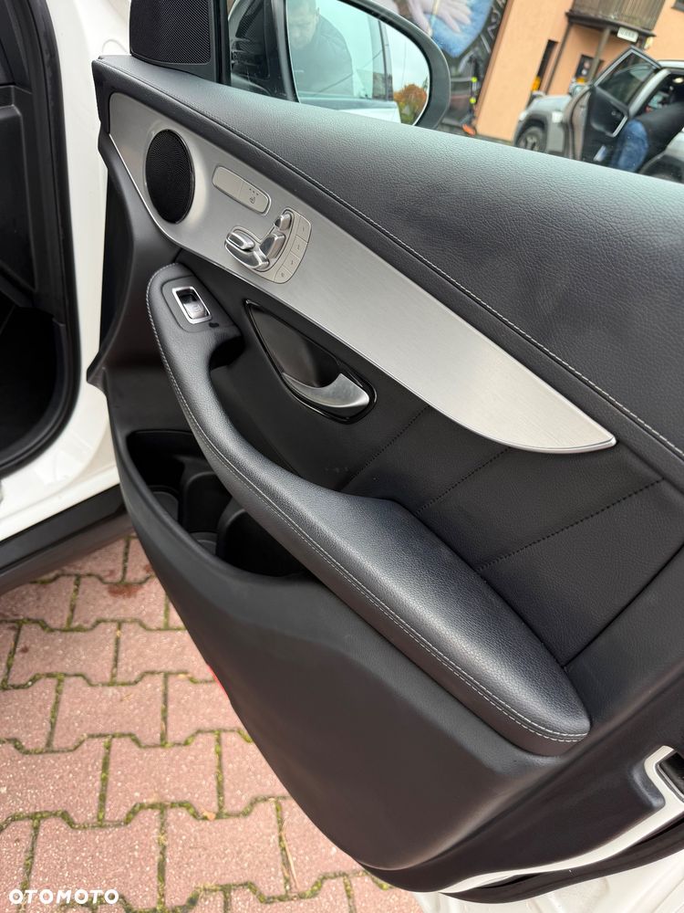 Mercedes-Benz GLC 300 d 4-Matic - 24