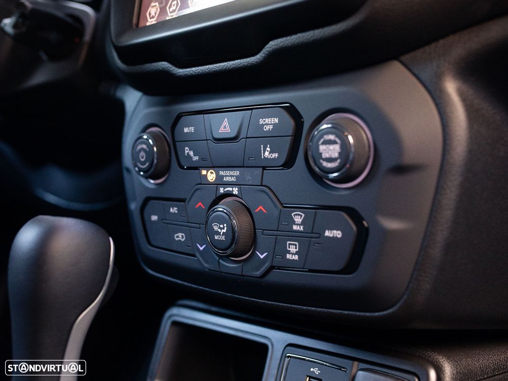 Jeep Renegade 1.5 TG e-Hybrid Limited DCT - 33