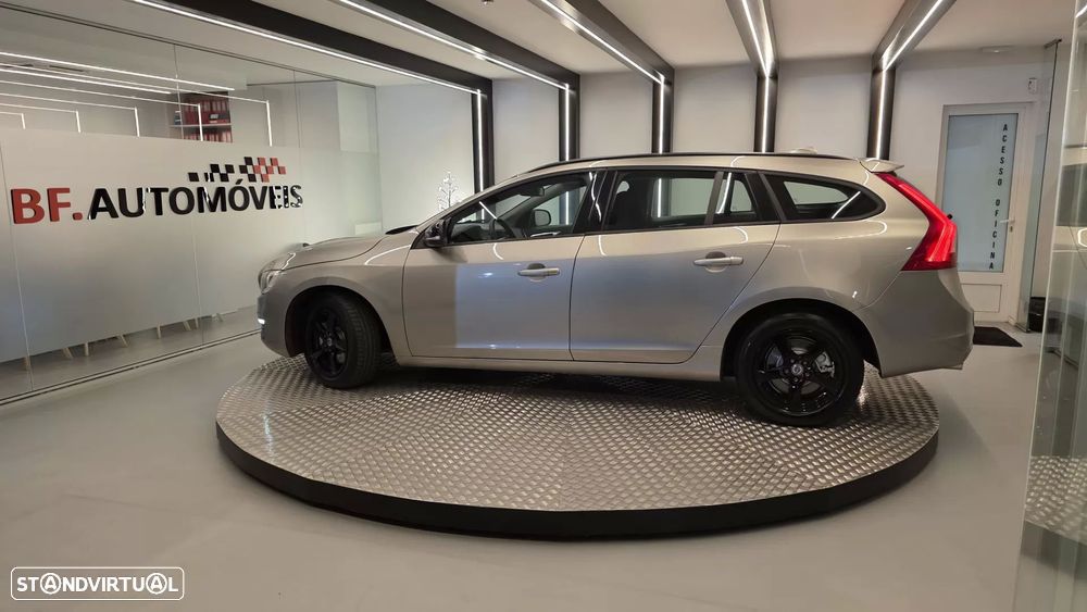 Volvo V60 1.6 D2 Momentum Eco - 15