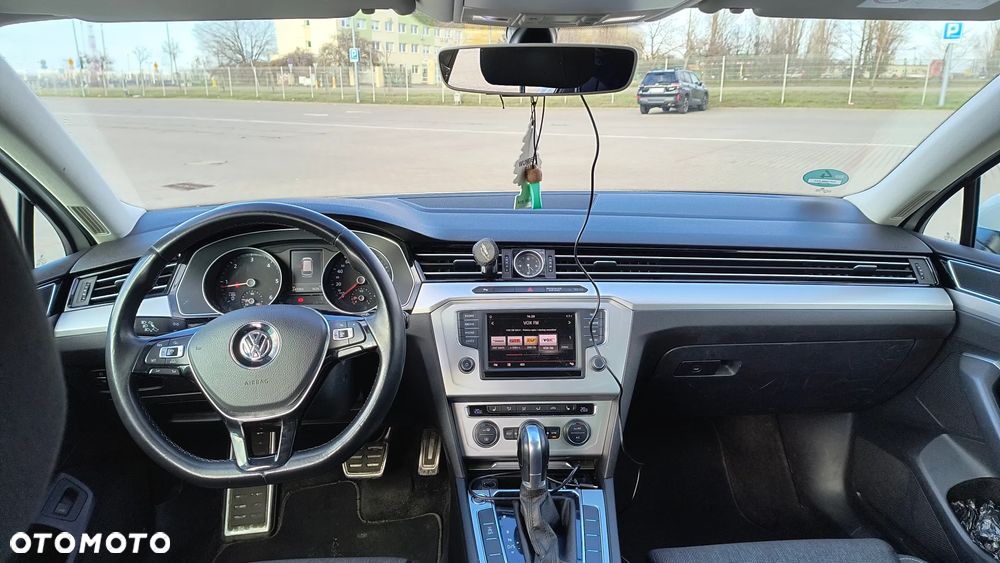 Volkswagen Passat - 8