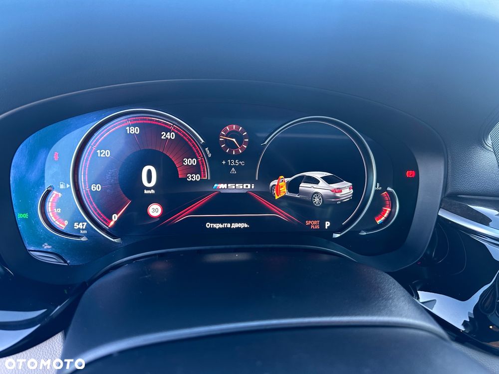 BMW Seria 5 M550i xDrive sport - 2