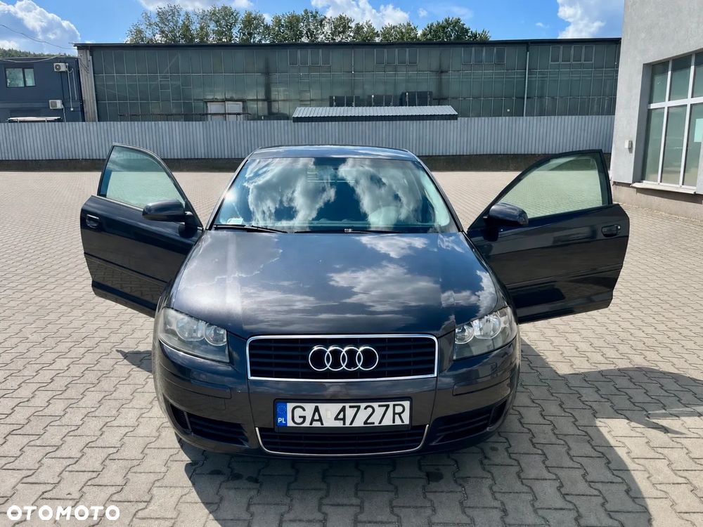 Audi A3 3-drzwiowe 1.6 Attraction - 2